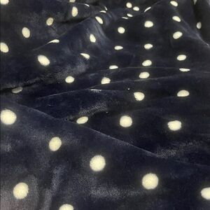 Kate Spade oversized twin/twin XL fleece blanket